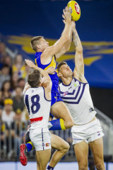 Nathan Vardy flies for the Eagles.