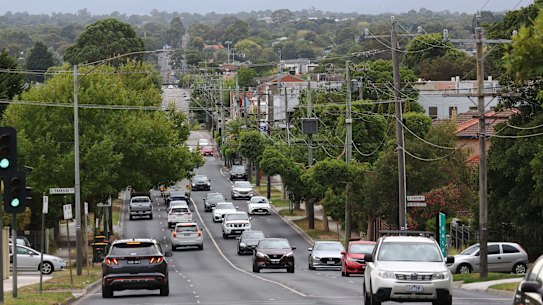 Canterbury Rd at Box Hill South looking east towards the Station St junction.