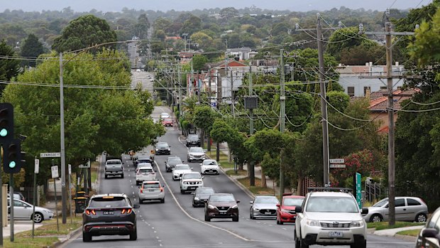 Canterbury Rd in Box Hill South, looking east toward the Station St intersection.