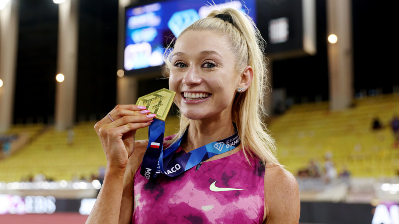Olympian Jess Hull smashes world 2000-metre record in Monaco