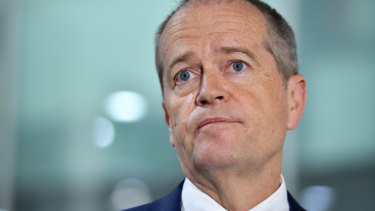 Bill Shorten has proposed a compromise to get children our of detention on Nauru.