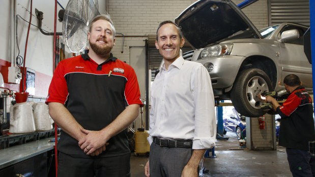 Michael Gaukroger from Harry's Auto Care with Fenner MP Andrew Leigh.