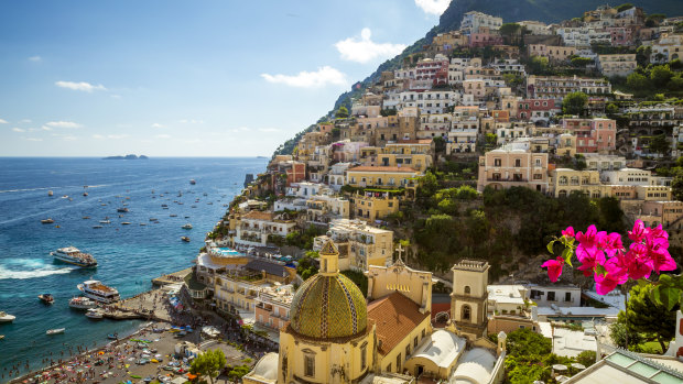İtalya'nın Amalfi kıyısındaki Positano kasabası. 