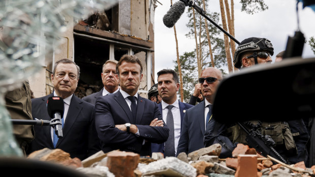 Italian Prime Minister Mario Draghi, left, and French President Emmanuel Macron in Irpin on Thursday.