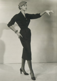 Diane Masters modelling 1950s fashion.