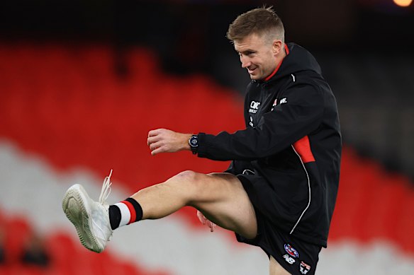Dougal Howard of the Saints warms up.