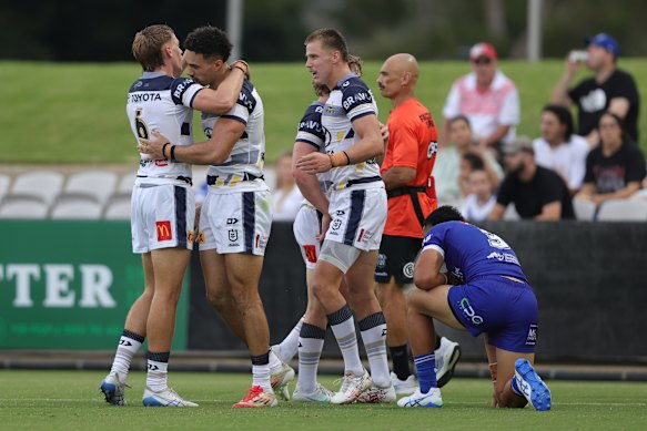 অতিরিক্ত জিনিস: কেন বুলডগস ভেগাসে ভ্রমণের জন্য দুইজন অতিরিক্ত খেলোয়াড়কে অর্থ প্রদান করবে