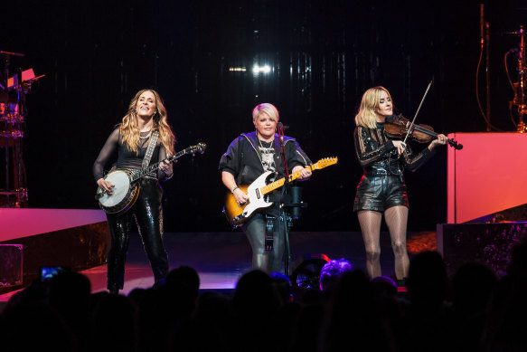 The Chicks at Rod Laver Arena: songs that bite your heart.