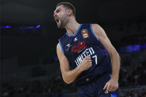 Melbourne United player Isaac Humphries.
