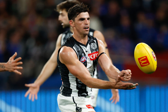 Scott Pendlebury broke the all-time VFL/AFL disposal record at Marvel Stadium.