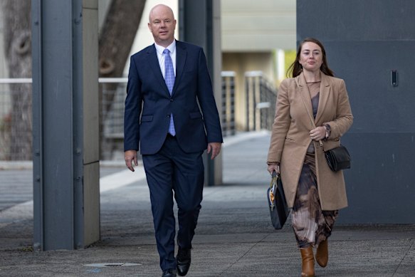 Erin Patterson husband Simon Patterson to pen memoir after mushroom ...