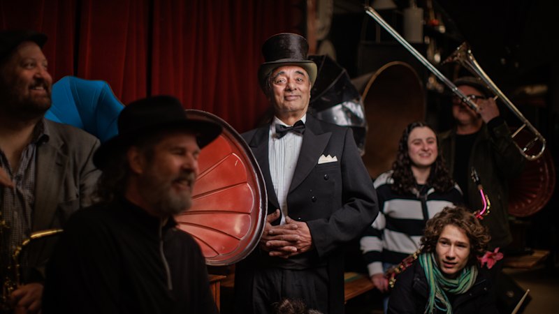 DJ Mono promotes gramophone and 78rpm records to attract Gen Z