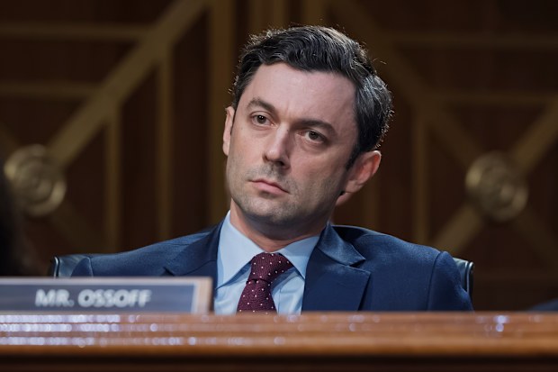 Senatör Jon Ossoff, başkanlık için muhtemel bir aday olarak değerlendiriliyor.