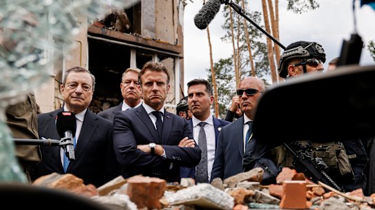 Italian Prime Minister Mario Draghi, left, and French President Emmanuel Macron in Irpin on Thursday.