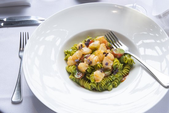 Nettle pasta with prawns.