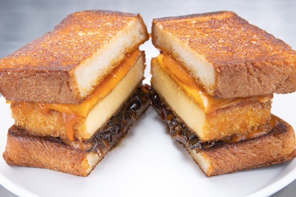 Suupaa’s egg sando stars a slab of fried tamago.