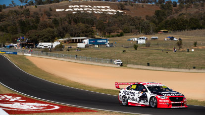 Whincup tops Bathurst practice, Jones hits the wall