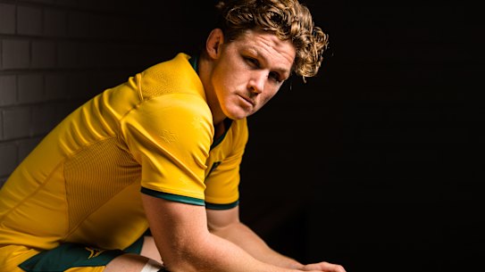 Hooper re-signs in Australia on multi-year deal: report