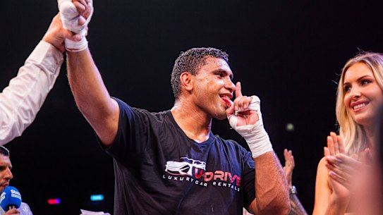 Tevita Pangai Junior prevailed in a thriller in his first fight since switching to boxing against Frank Amato.