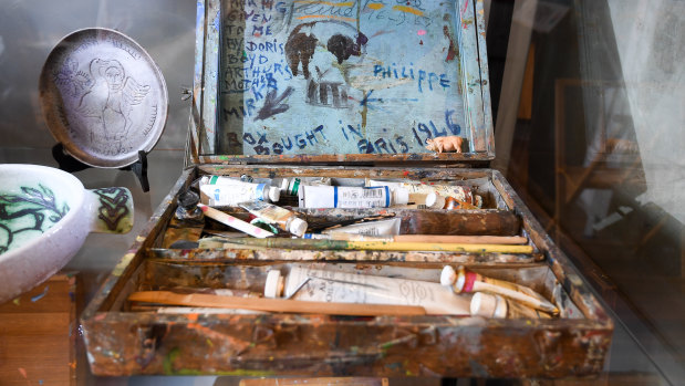 A paintbox given to Mirka Mora by artist Doris Boyd, which Boyd bought in Paris in 1946.