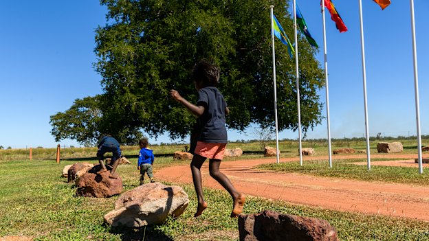 Indi Kindi early childcare is an Indigenous designed and led program that Unicef has decided to support to address disadvantage among Aboriginal children. 