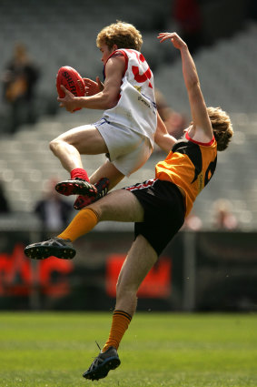 Vernon in action for the Gippsland Power during the 2005 TAC Cup grand final.