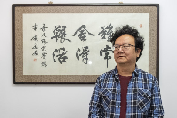 Zhang Xiaobing is a professor of History and Culture with Yan'an University.