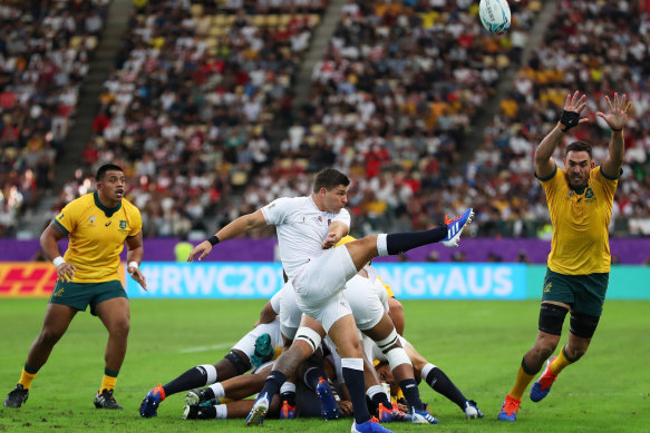 Ben Youngs kicks the ball against the Wallabies in the 2019 Rugby World Cup.