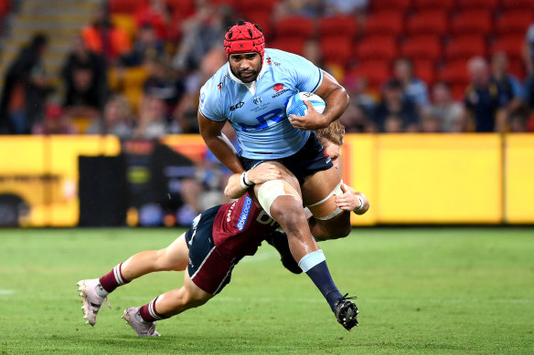 Waratahs Langi Gleeson is tackled