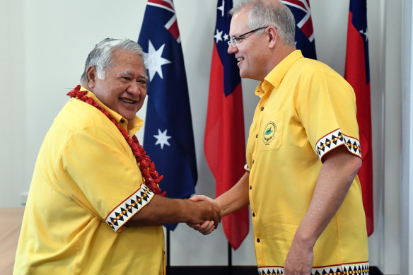 Pauga is alleged to have plotted to kill former Samoan prime minister Tuila’epa Sa’ilele Malielegaoi (left).