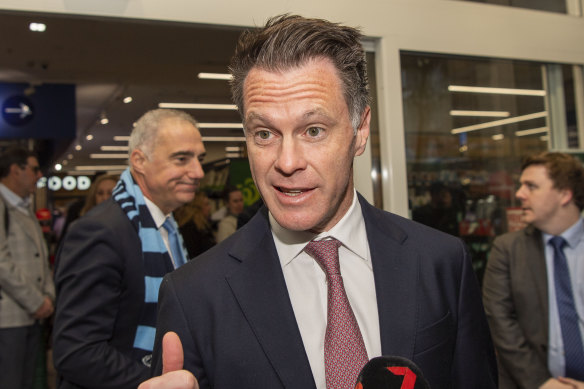 Premier Chris Minns committed to a trial of cashless gaming on 500 machines in clubs and pubs beginning on July 1.