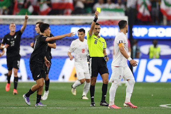 Hajsafi sees yellow.
