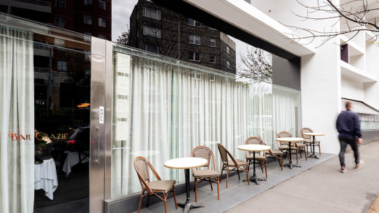 The property at 21 Elizabeth Bay Road, Elizabeth bay is beng sold with Bar Grazie as the tenant.