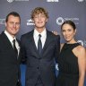 Lleyton, Cruz and Bec Hewitt on the blue carpet.