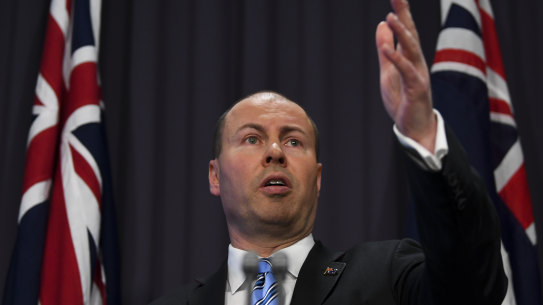 Economy surges as Australia's savings ratio hits 10-year low