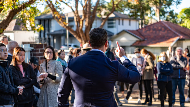 The slowing property market and tumbling share market have delivered the biggest three month hit to Australians’ wealth on record.