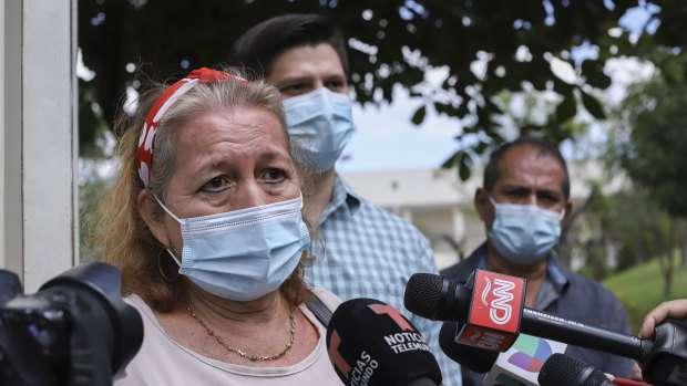 Rosibel Emerita Arriaza, the mother of Victoria Esperanza Salazar, talks to the press in Antiguo Cuzcatlan, El Salvador: “I want justice for my daughter”. 