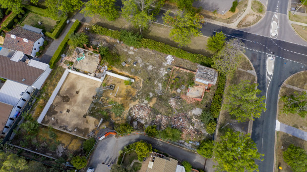 The abandoned development on the corner of Bentham Street and Hutchins Street in Yarralumla.