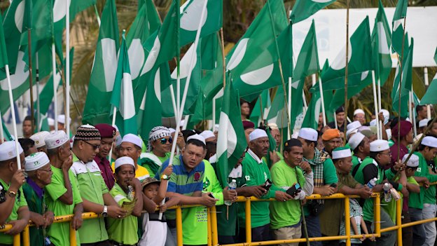 Support has grown for the Pan-Malaysia Islamic Party (PAS).