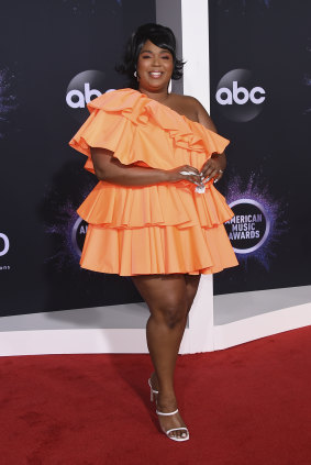 Tiny bag, big impact ... Lizzo at the American Music Awards with her rare Valentino.