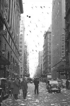 "Within a few minutes the air was filled with fluttering paper falling on Martin Place, Castlereagh and Pitt Streets."