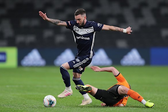 Roux inks new deal with Melbourne Victory