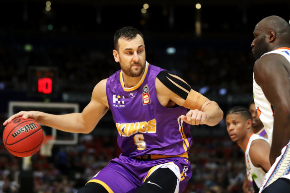 Andrew Bogut in action for the Kings.