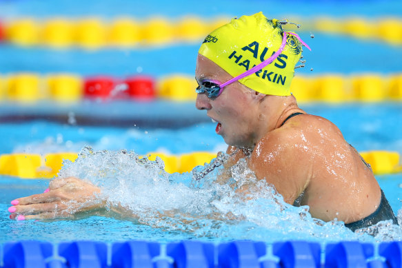 Abbey Harkin cast injury aside to feature at the World Aquatics Championships.