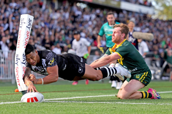 Jamayne Isaako extends New Zealand’s lead with a spectacular try in the corner.