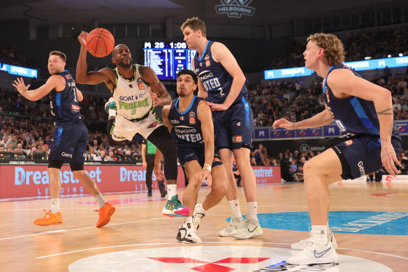 SEM Phoenix guard Will Cummings attacks the Melbourne United defence.