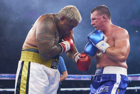 Gallen, right, claimed the biggest scalp of his boxing career via a unanimous points decision against Mark Hunt.