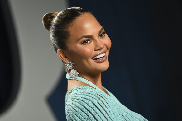 Chrissy Teigen says she has reached out to people she abused on Twitter.