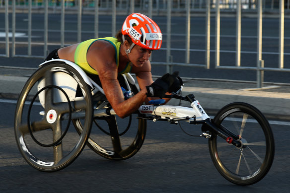 Eliza Ault-Connell tackles the marathon at the Gold Coast Paralympics in 2018.