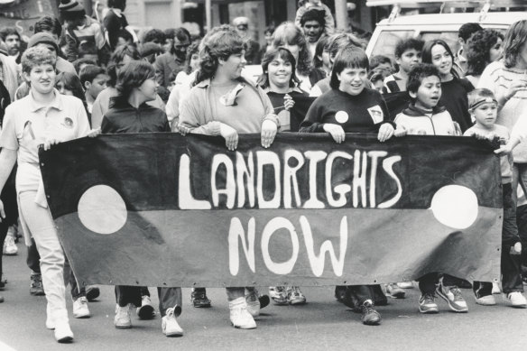An  Aboriginal land rights protest in Fitzroy in 1986.